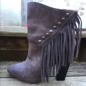 Grey suede forever 21 boot heels